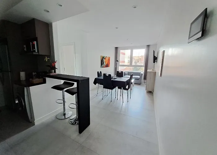 Departamento A Estrenar, 2 Amb. Con Cochera. Excelente Ubicacion