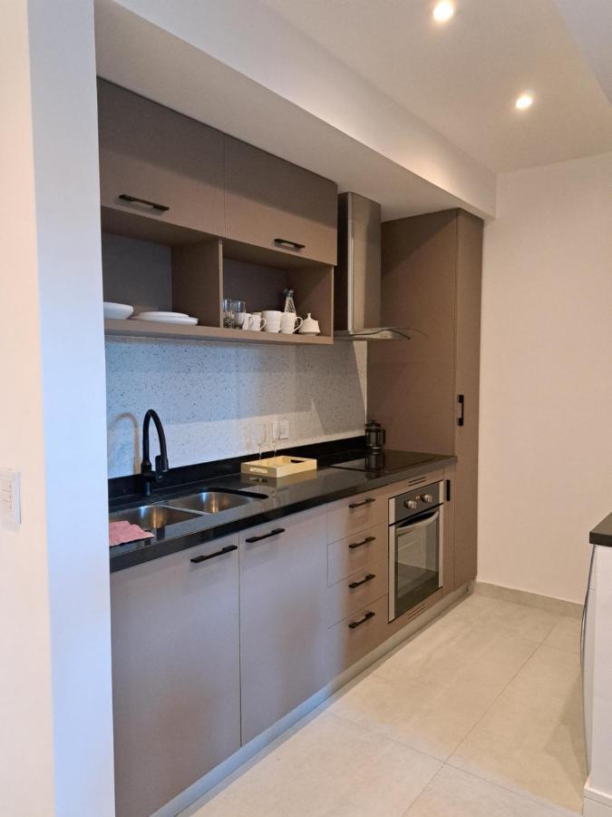 Departamento A Estrenar, 2 Amb. Con Cochera. Excelente Ubicacion *